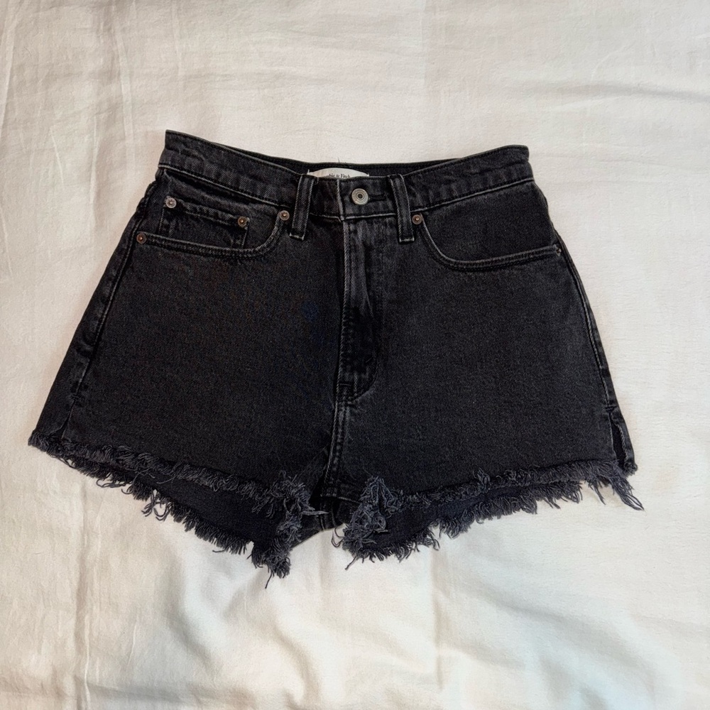 Abercrombie & Fitch High Rise Mom Short Curve Love